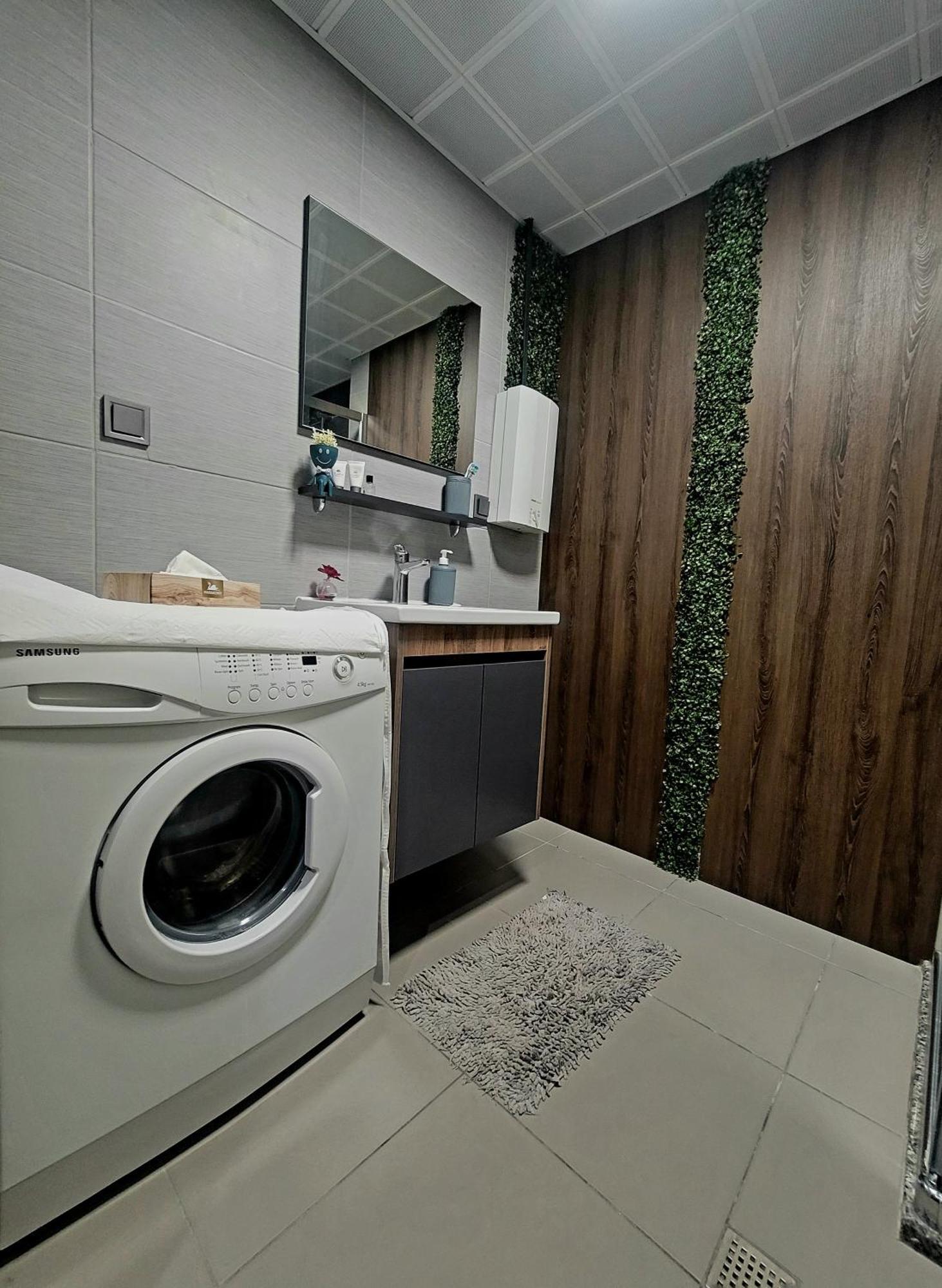 Alfred Sky Smart Apartment 29Th Spa Included Скопие Екстериор снимка