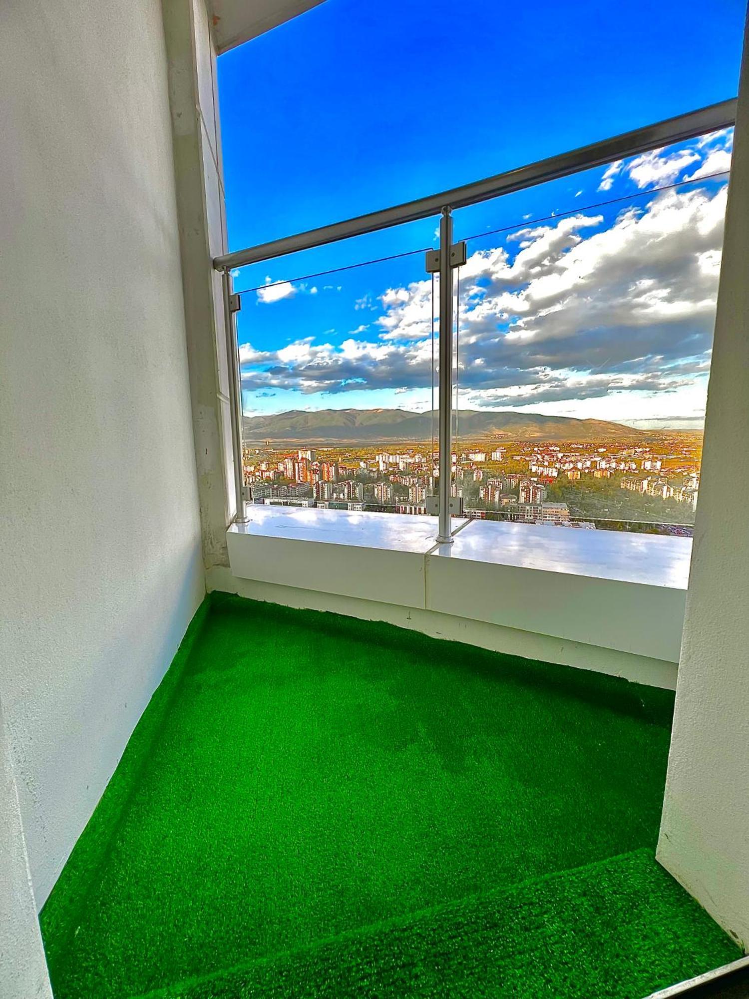 Alfred Sky Smart Apartment 29Th Spa Included Скопие Екстериор снимка